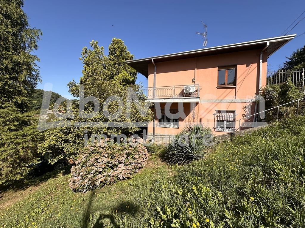 VERGIATE casa singola con giardino