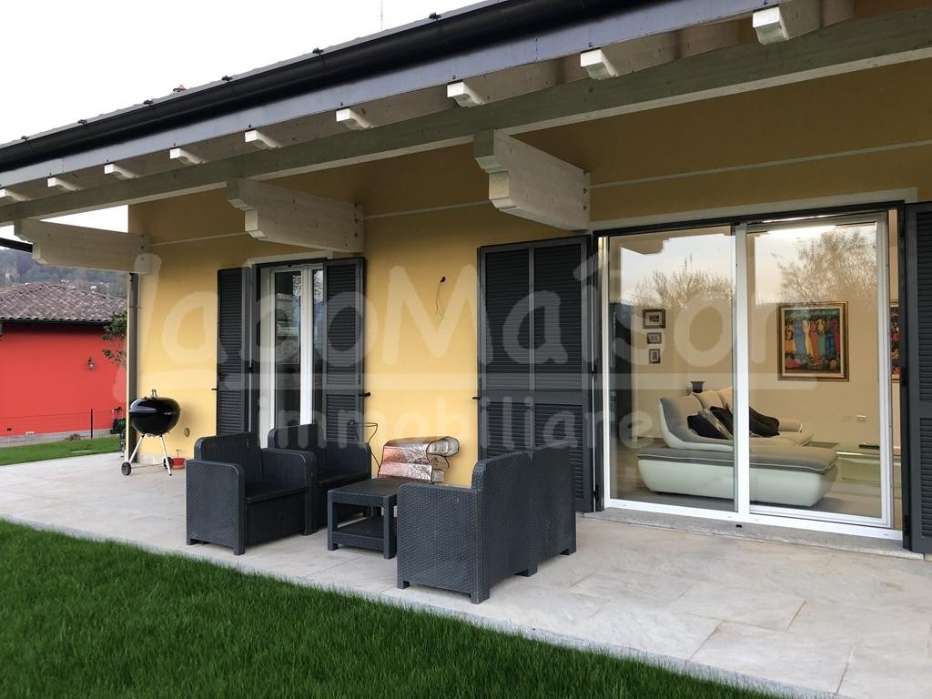 COCQUIO TREVISAGO villa singola con giardino