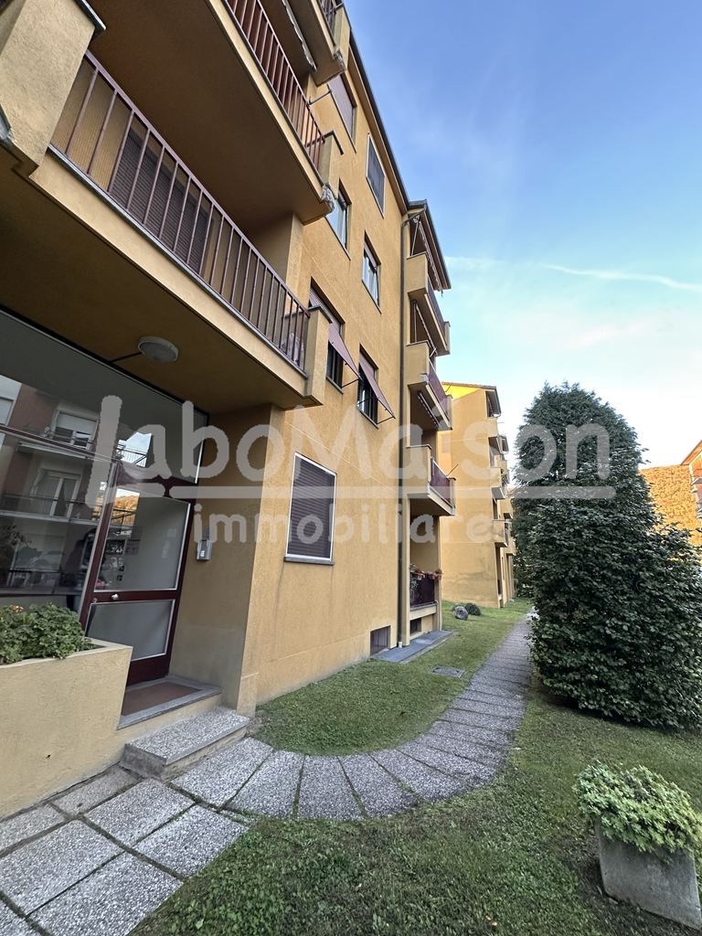 GAVIRATE quadrilocale ultimo piano