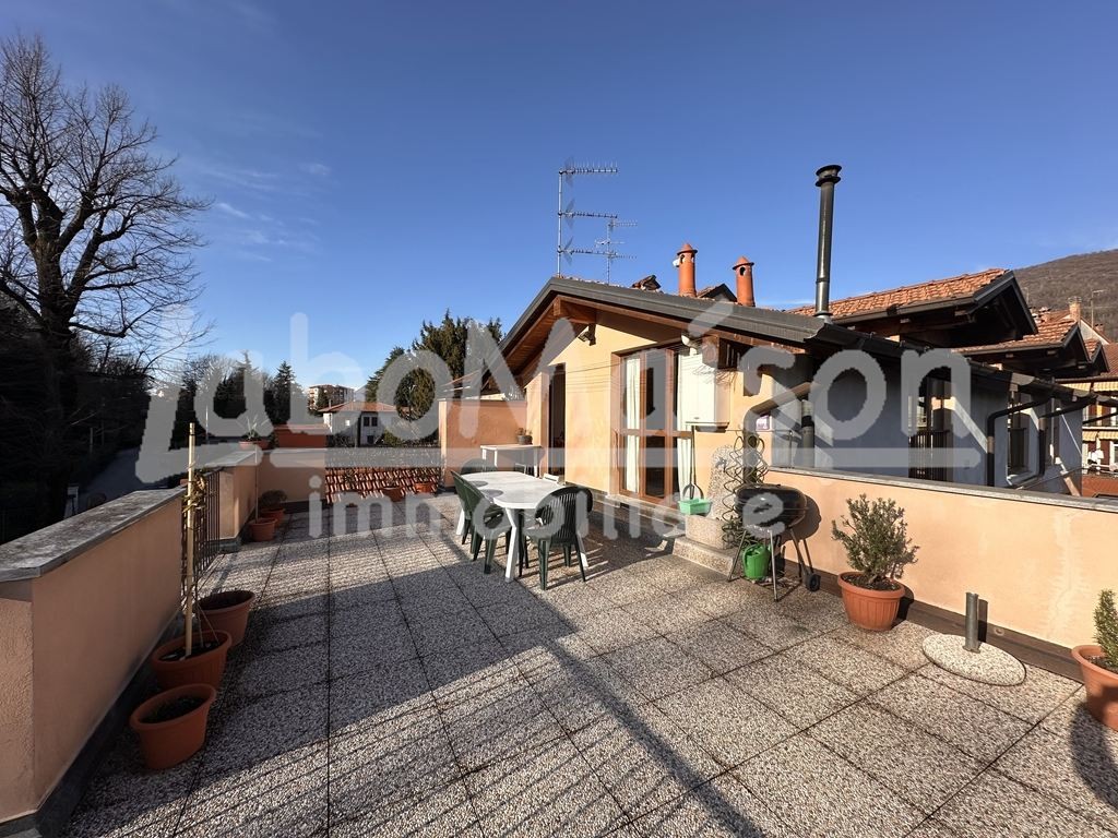 GAVIRATE appartamento in bifamiliare zona centrale